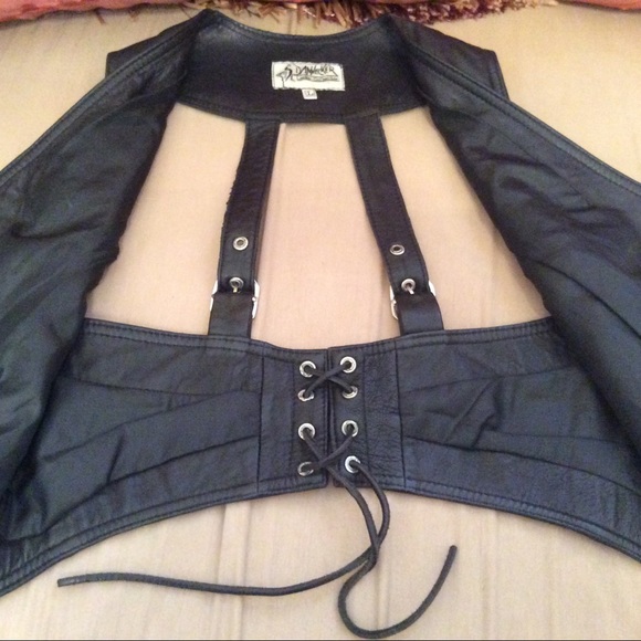 100% Leather Vest - Picture 5 of 8